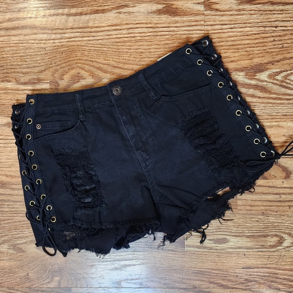 🔥 Sexy 🔥 Black Distressed Side Lace-up Mid-Rise Denim Jean Shorts Size Small - Picture 3 of 12